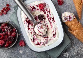 Yogurt ice cream: a healthy appetizer